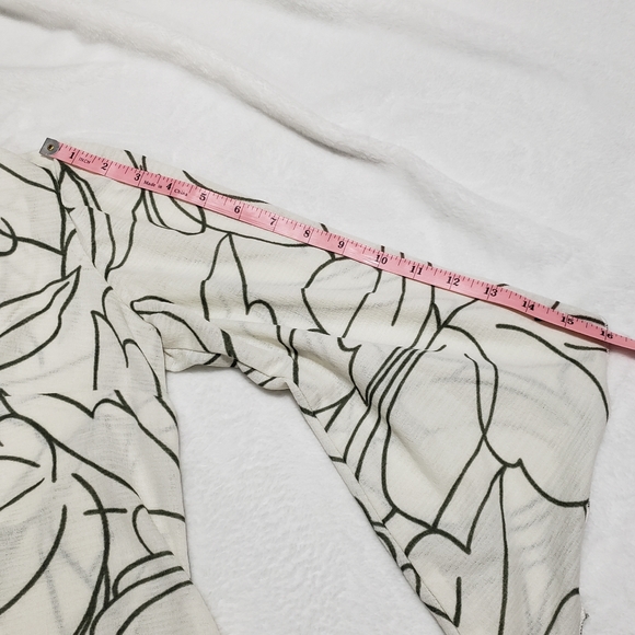 Floral top - Picture 9 of 11